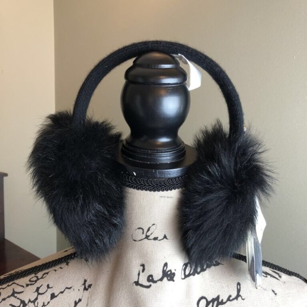 π΄SOLDπ΄NWT UGG SHEEPSKIN WIRED Black EARMUFFS - Picture 1 of 5